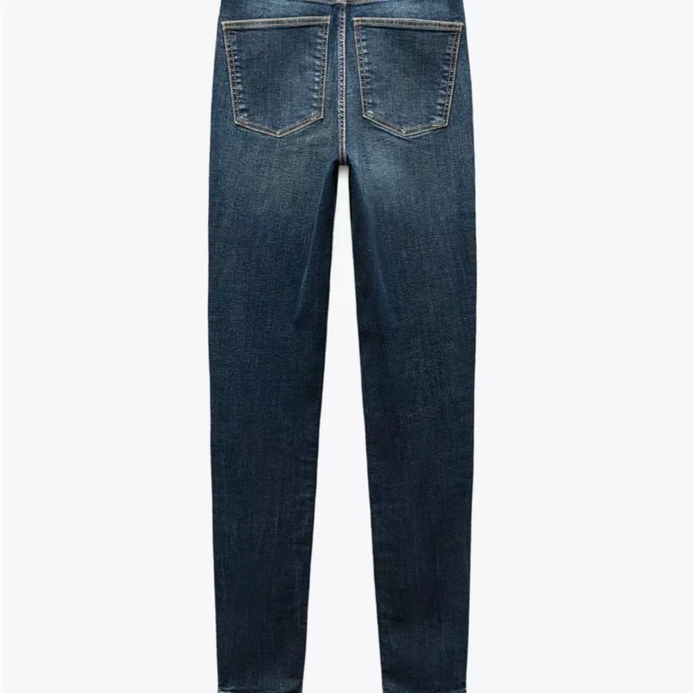 NWT Zara High-Waisted Blue Skinny Jeans with Vintage Wash - Picture 4 of 9